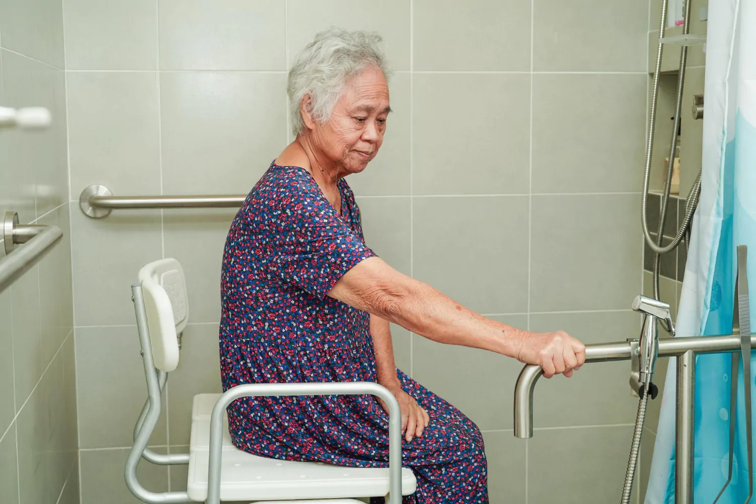 Cadeira de banho para idoso