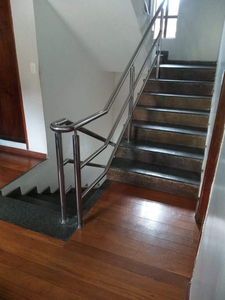 escada de ferro residencial