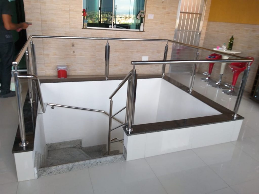 guarda corpo para escada externa em alumínio. O melhor guarda corpo escada você encontra na Casual Inox